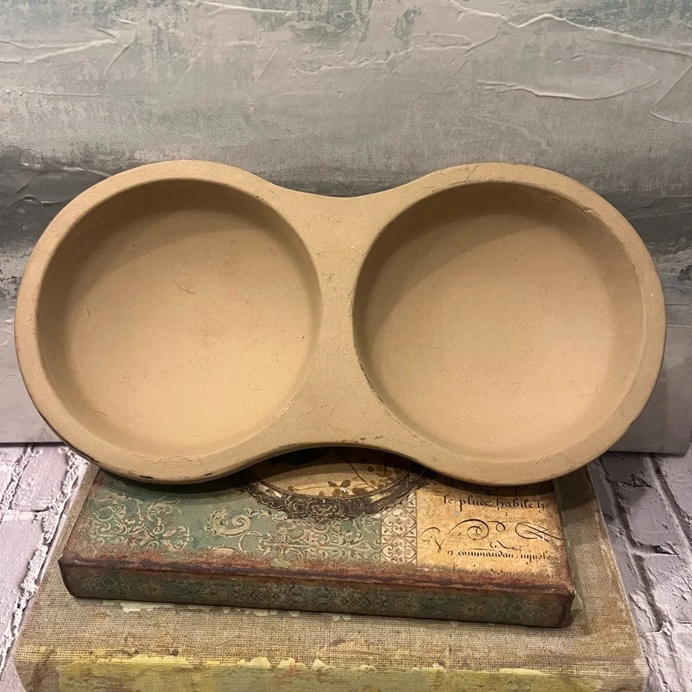 The Pampered Chef Microwave Stoneware Egg Cooker